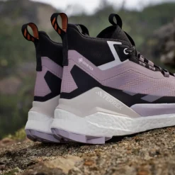 Chaussures de randonnée adidas Terrex Free Hiker 2 Gore-Tex W Preloved Fig Silver Dawn Aurora Black