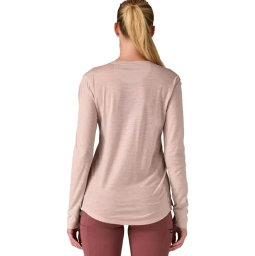 Tee-shirt de rando Patagonia W's Long-Sleeved Capilene Cool Merino Graphic Shirt Fitz Roy Strata Shroom Taupe